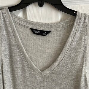 Vera Wang Gray Knit Top